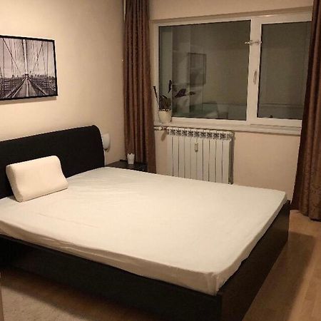 Zen Escape Luxury Retreat Apartment Bukares Bagian luar foto