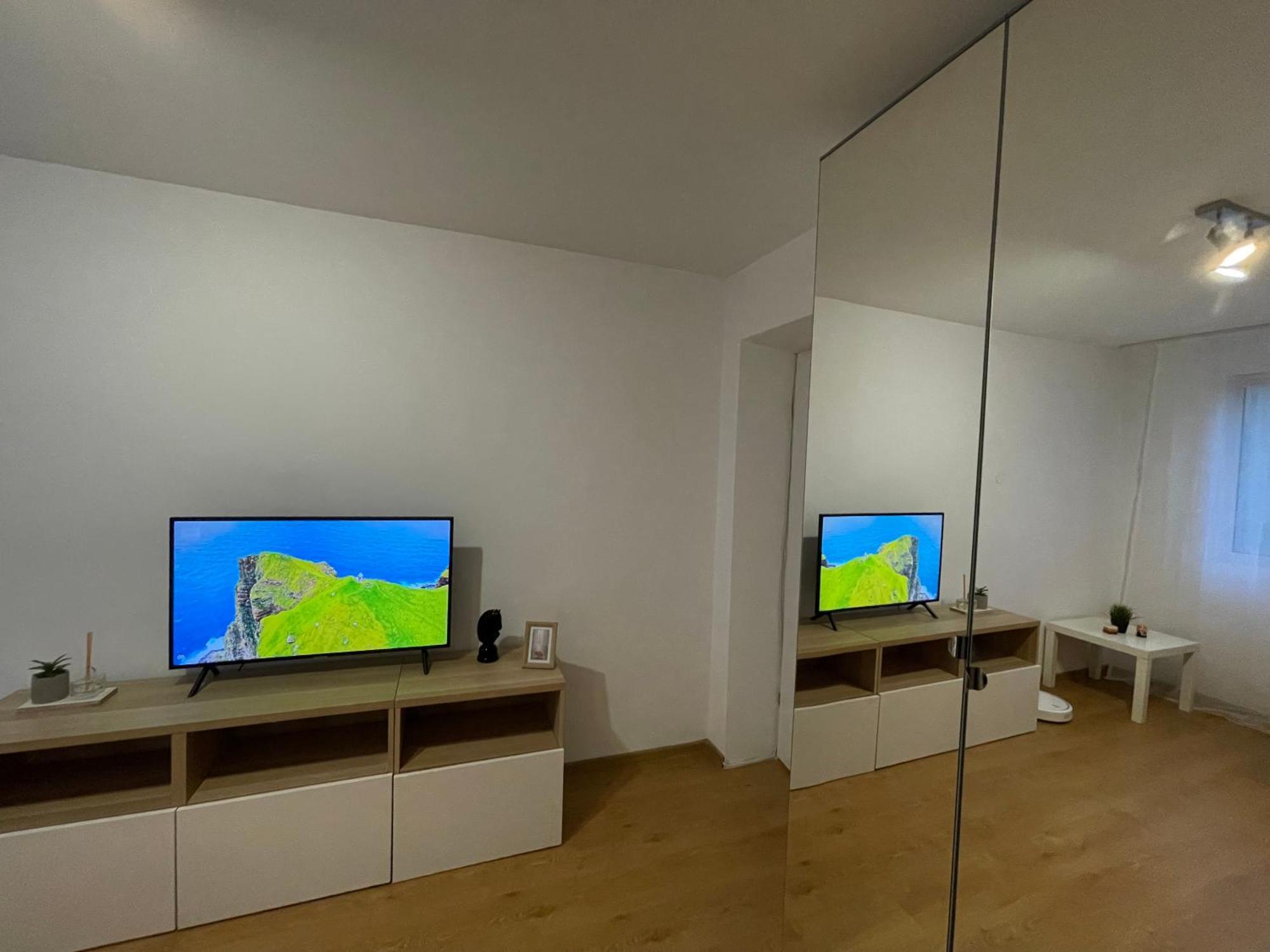 Zen Escape Luxury Retreat Apartment Bukares Bagian luar foto